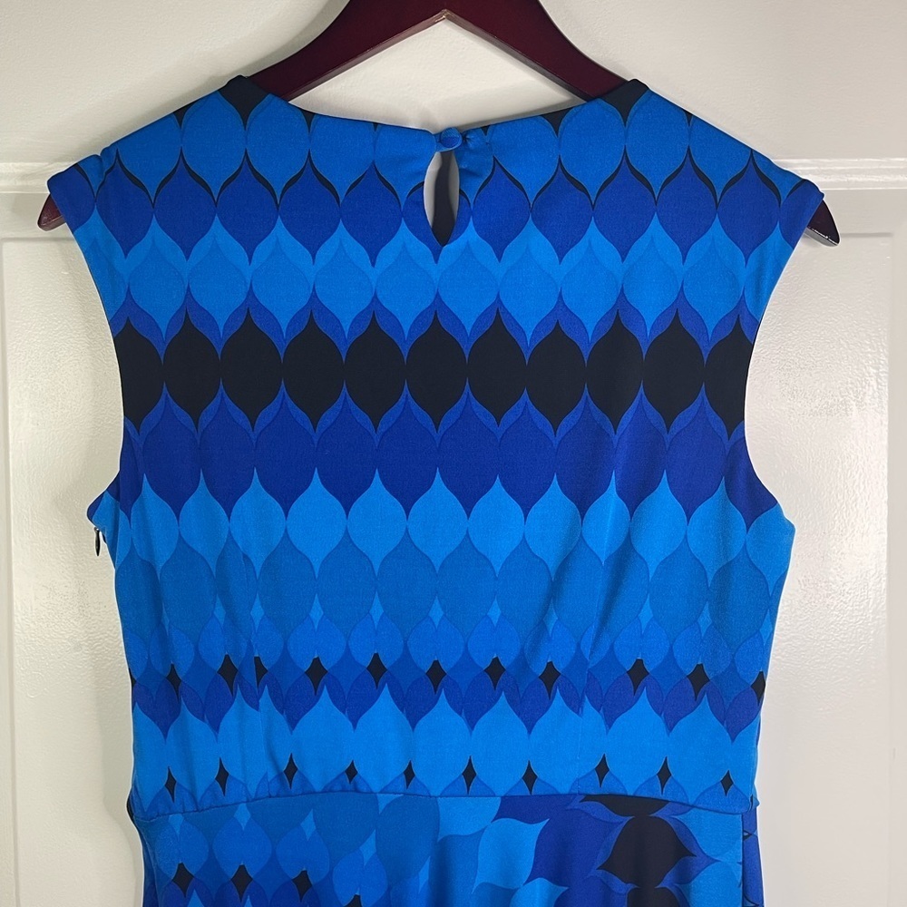 R & K fit and flare sleeveless blue striped dress. - Picture 9 of 10